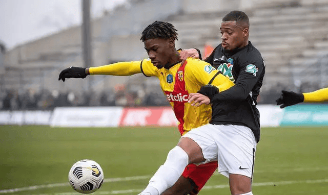 周五012法甲焦点！朗斯主场冲冠，昂热残阵保级，交锋8战不败碾压局？